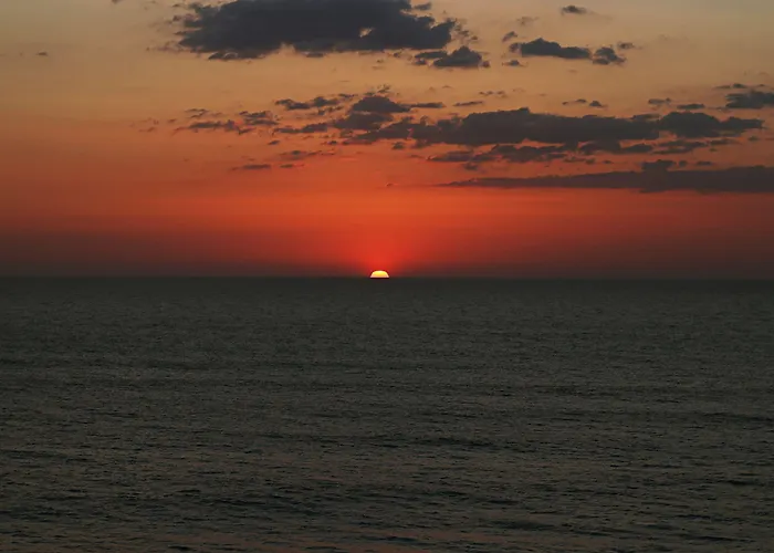 Blue Buddha & Konukevi Ericeira